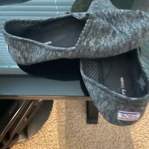 Women’s bobs size 8